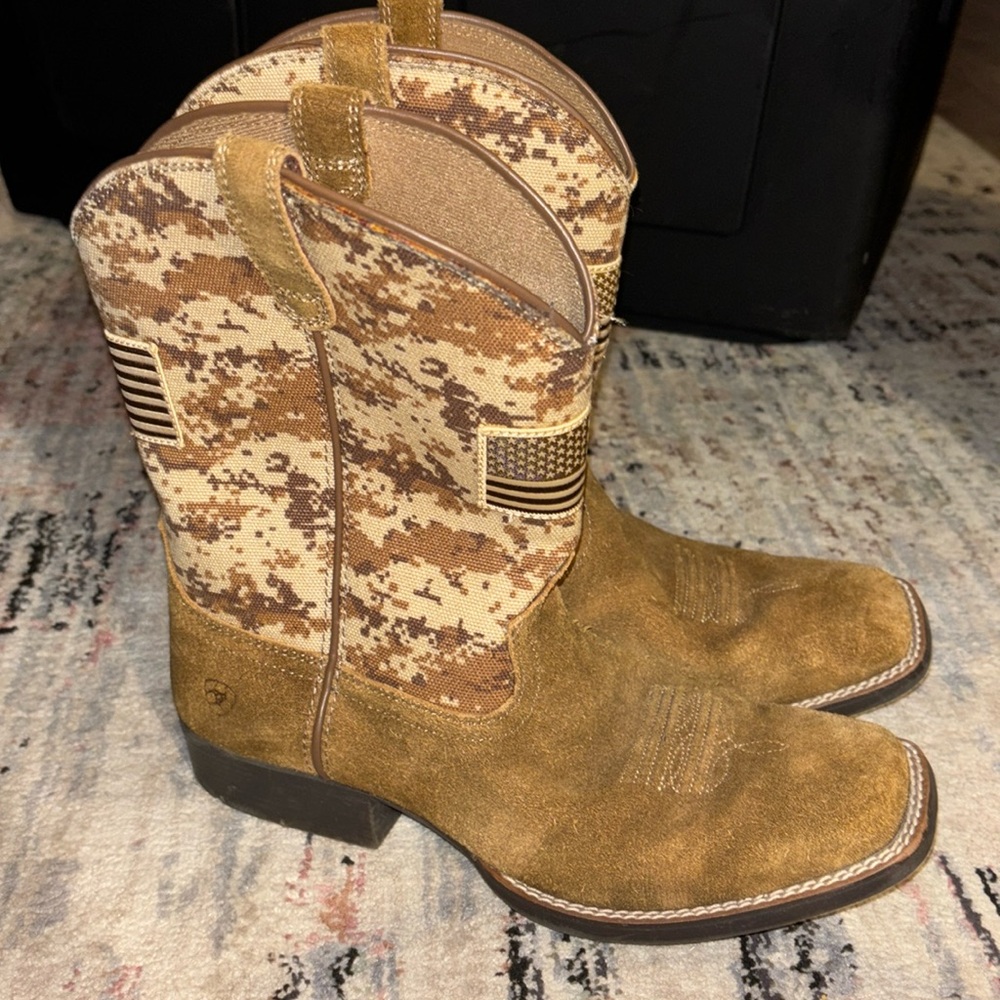 Arita patriotic camouflage boots